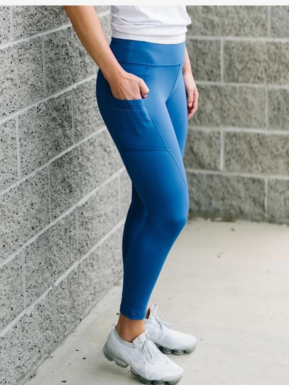 ZYIA Active Reflective Pocket Light N Tight Hi-Rise 7/8 Leggings Blue Size 4